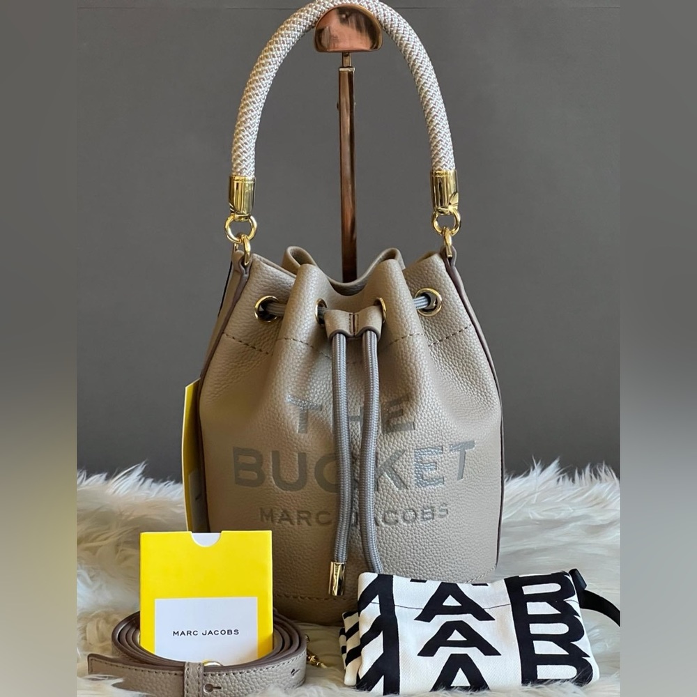 Marc Jacobs The Leather Bucket Bag - Picture 13 of 15